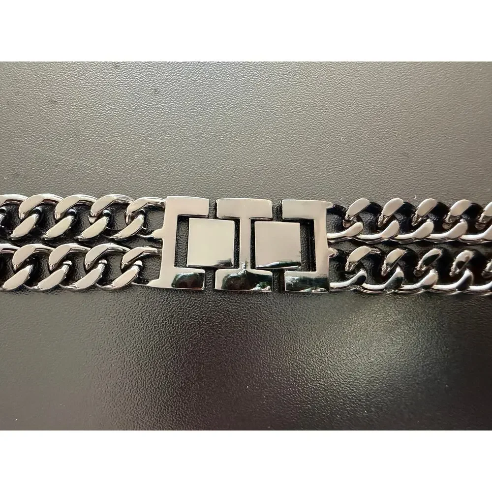 Like New Apple Watch metal chain strap/band